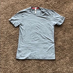 Lululemon t shirt
